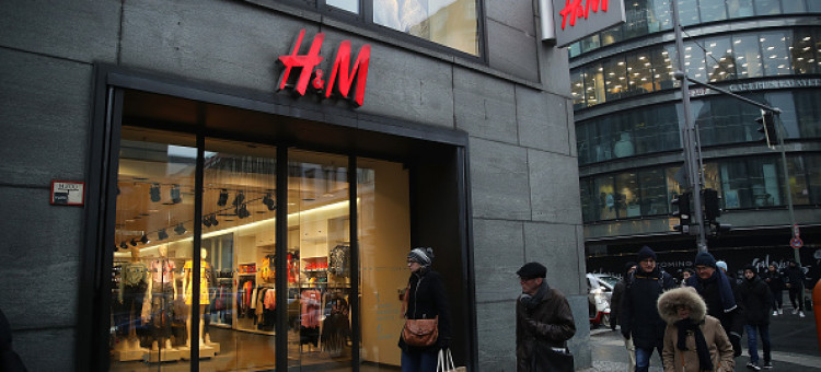 H&M fashion Partners With ThredUp