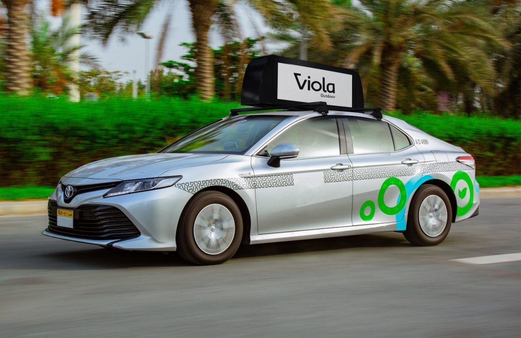 Abu Dhabi Taxis Turn Heads With Roof-top Digital LED Screens