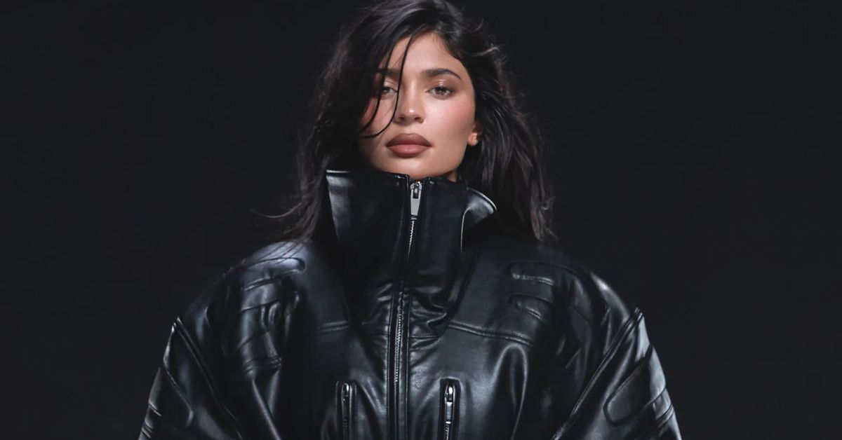 Kylie Jenner | Fashion | Clothing Brand | KHY 