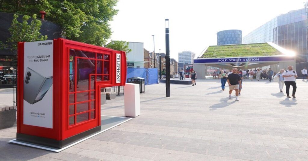 Samsung Stops Traffic With Full Size, Folded London Bus to Celebrate Galaxy Z Fold6 and Galaxy Z Flip6